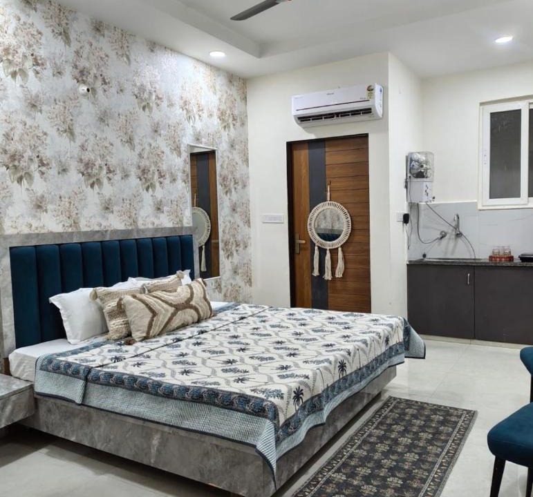 Malviya Nagar Apartment | Cozy Cove