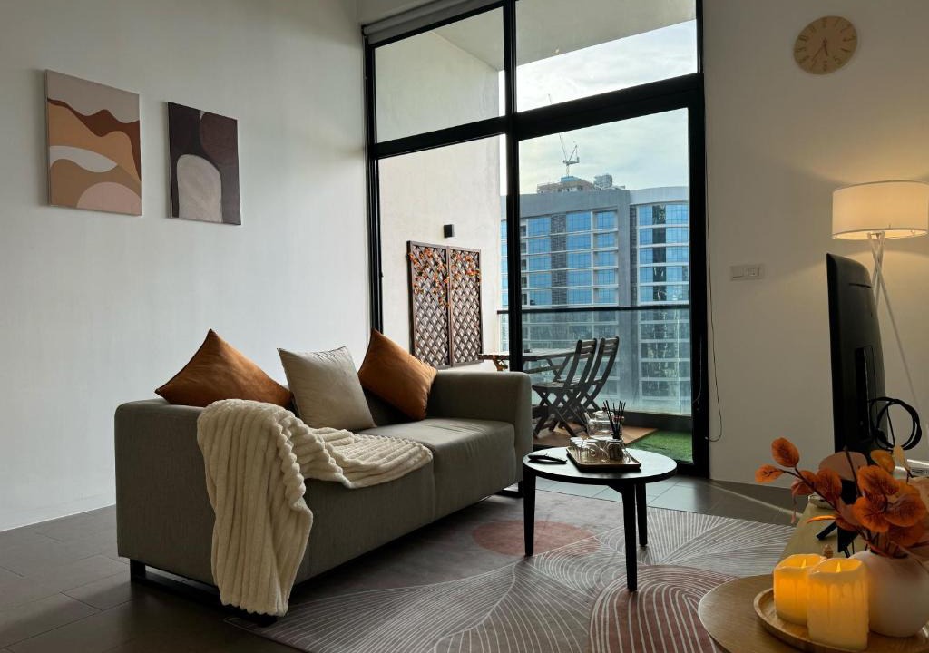 Brickfields Apartment | Cozy Fall Suite at EST Bangsar With Garden Scenery