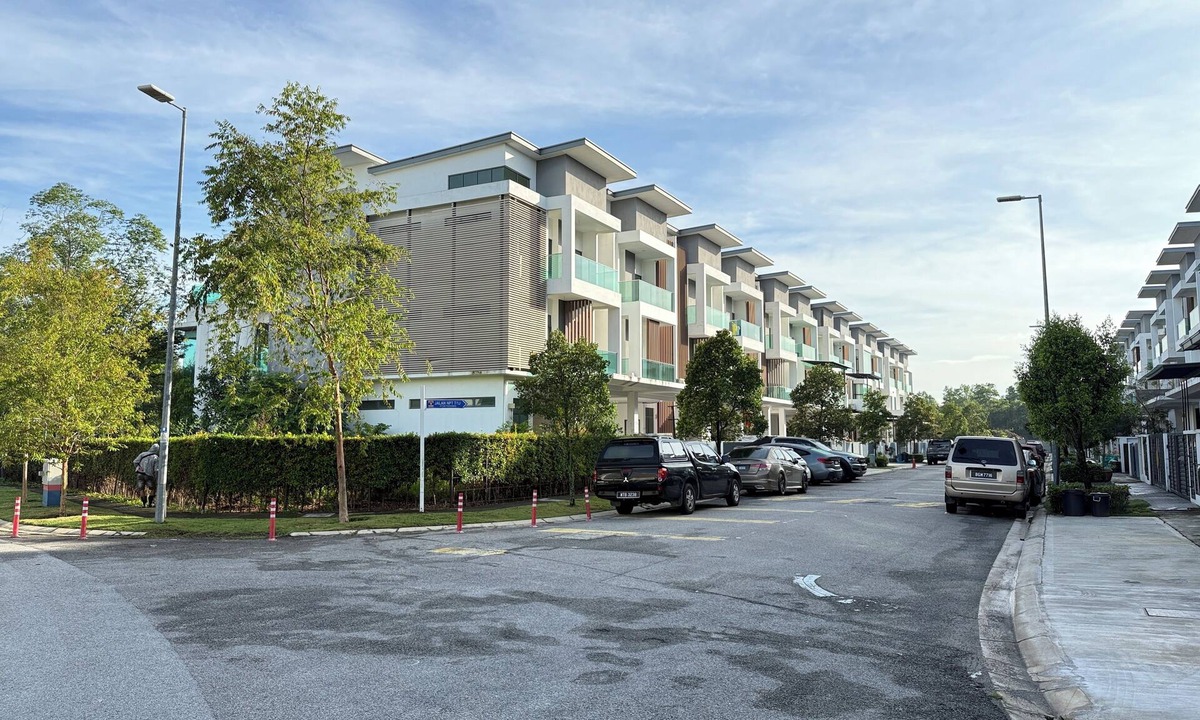 Seri Kembangan Villa | Cozy Private Pool Villa Puchong South up to 25 Pax