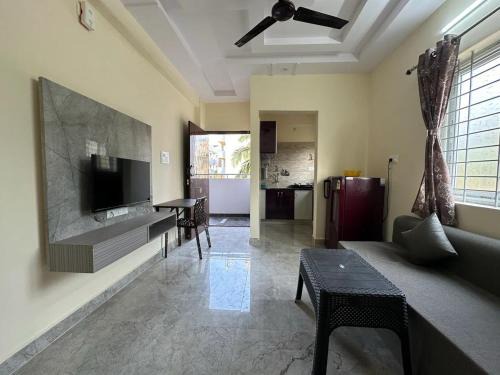 Electronics City Apartment | Cozy Room 1Bhk with Lift 101