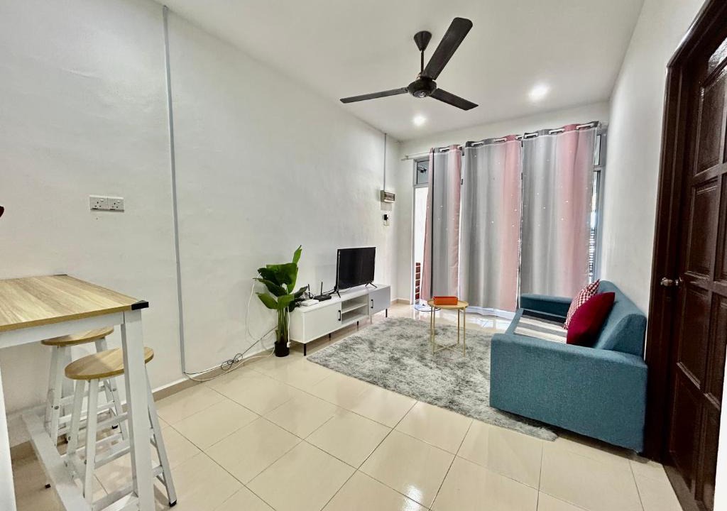 Taman Impian House | Cozy288#4pax#wifi#NearAeonAlma,Mcd#2kmtoIconicPoint