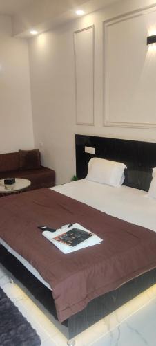 Greater Noida Apartment | Craviq Hotels & Resturant