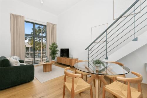 Cremorne Apartment | Cremorne chic comfort - Laidback loft living - GA110