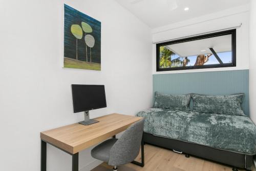 Cremorne Apartment | Cremorne comfort - Sunlit terrace with leafy views - TOB14