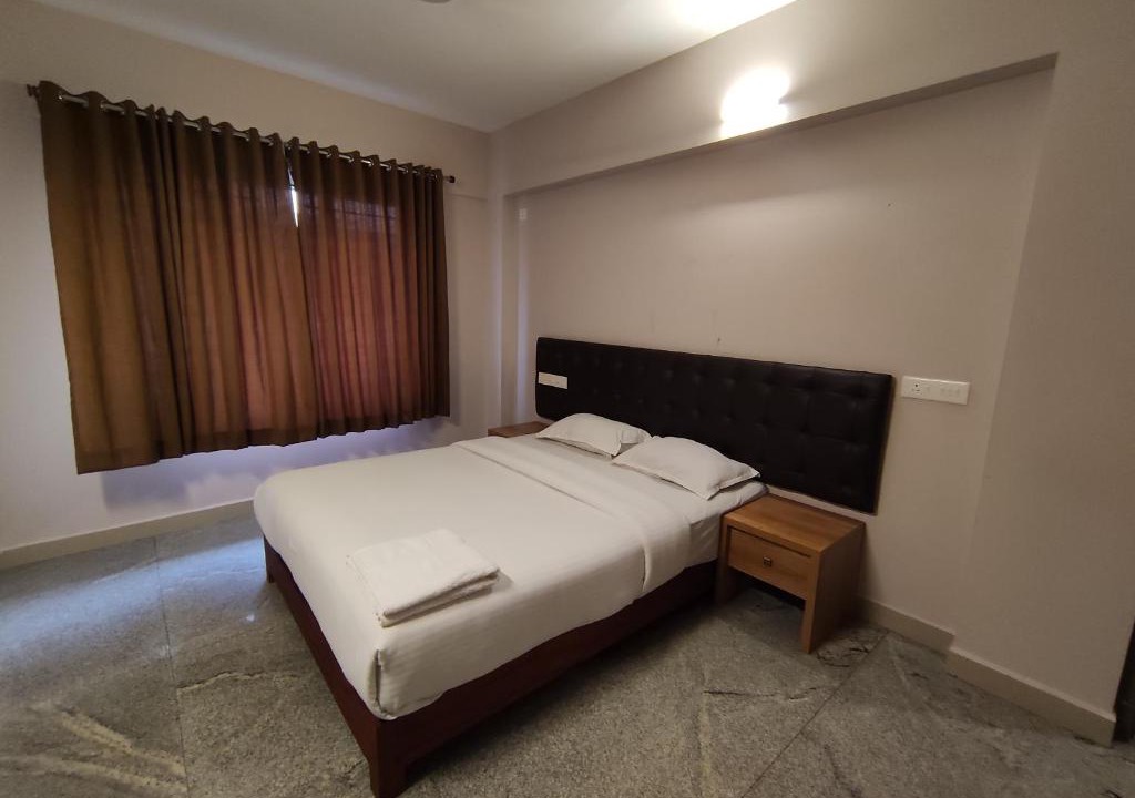 Kakkanad Hotel | Crystal Residency
