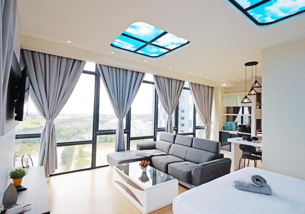 Tebrau Apartment | CUBE8TEEN#Austin Central #Walk to Little Paris