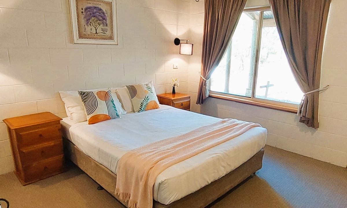 Nulkaba Cottage | Currawong Cottage Hunter Valley central to wineries restaurants & attractions