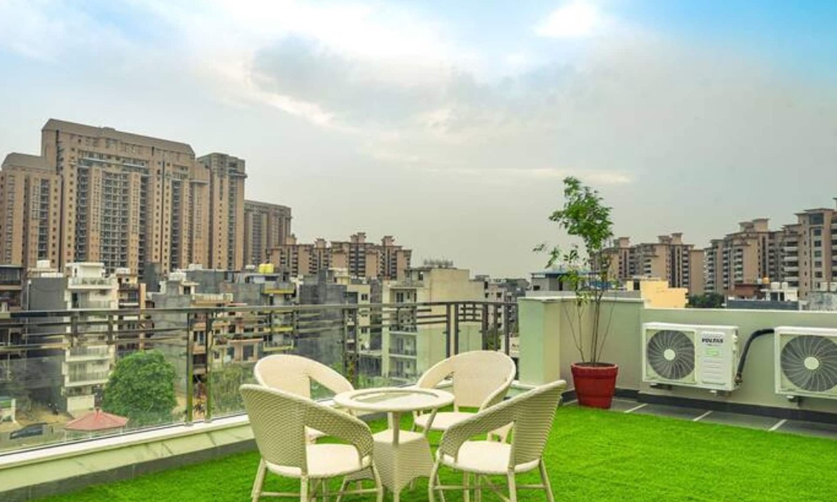 Gurugram Apartment | Cyber retreat 1Bhk with Gym and balcony