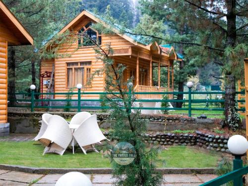 Srinagar Resort | Dawat-e-Drung by FrozenFall Resort