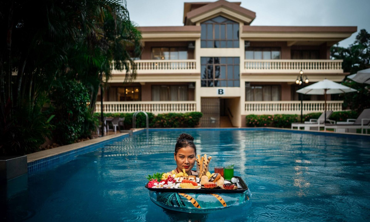 Candolim Hotel | De Mandarin Beach Resort Suites & Villas