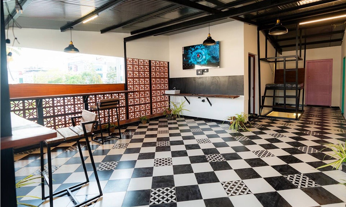 Gandhipuram Hostel | Decostel