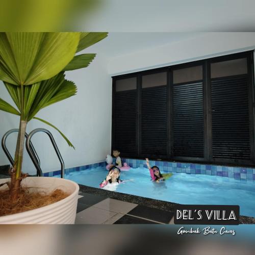 Batu Caves Villa | Dels Villa with private pool near UIA Batu Caves Gombak