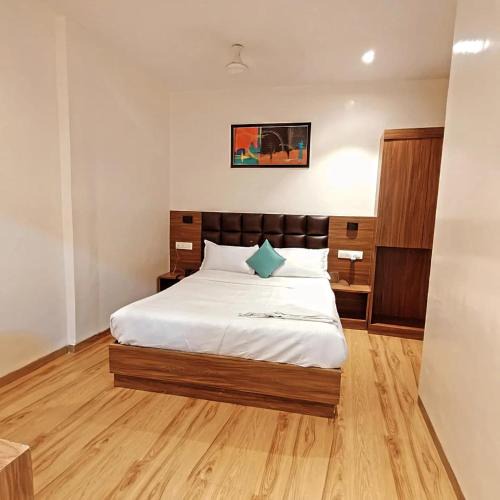 Santacruz Hotel | Deluxe Residency Nr- Mumbai International Airport