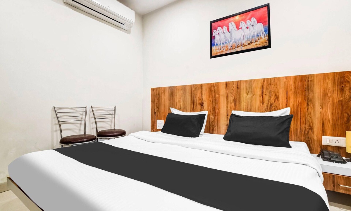 Rau House | Deluxe Virat Hotel And Restaurant