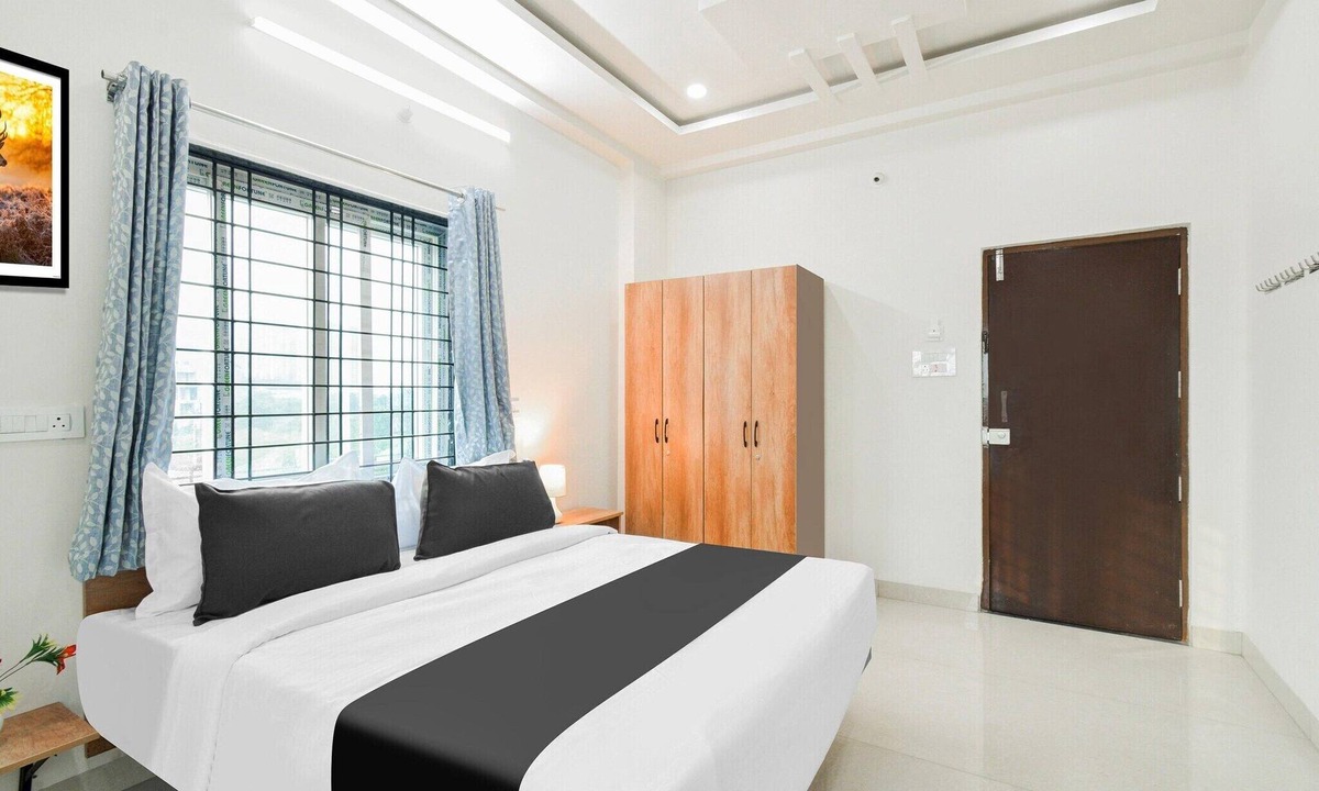Hyderabad House | DeluxeAARIAN TEJ NILAYAM