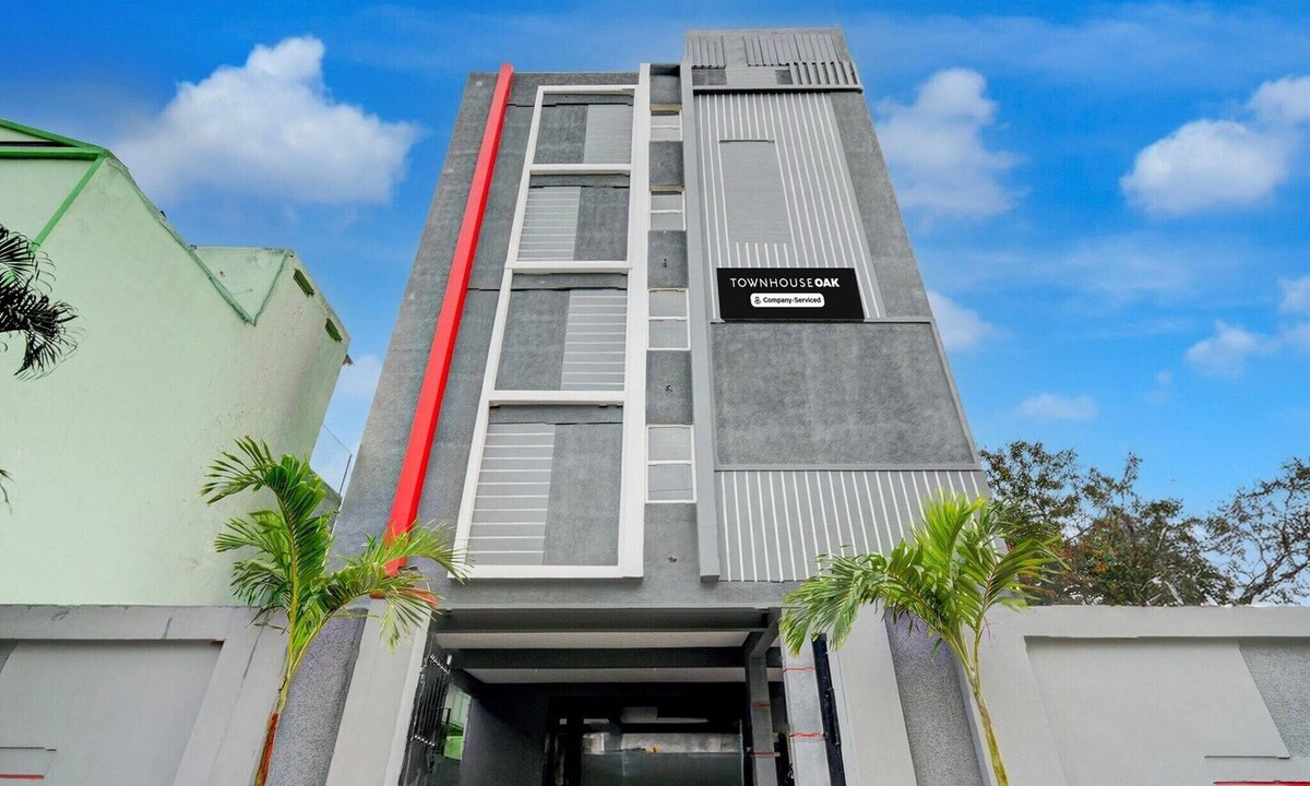 Hyderabad House | DeluxeOYO NAGARAM