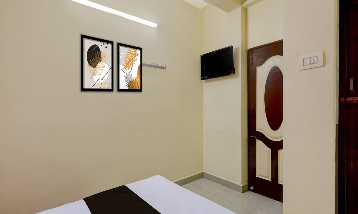Chromepet House | Deluxeram Ganesh Residency