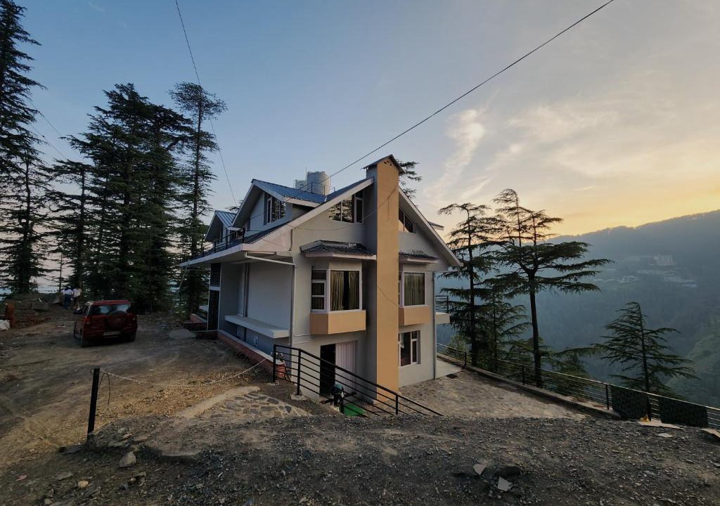 Theog Villa | DeodarBliss-Kufri hill view retreat