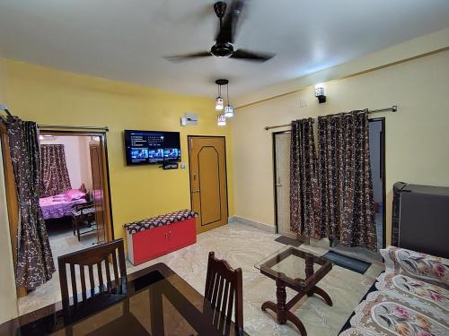 Kolkata Apartment | Diamond Suite, South Calcutta - AC 2BHK with private gym