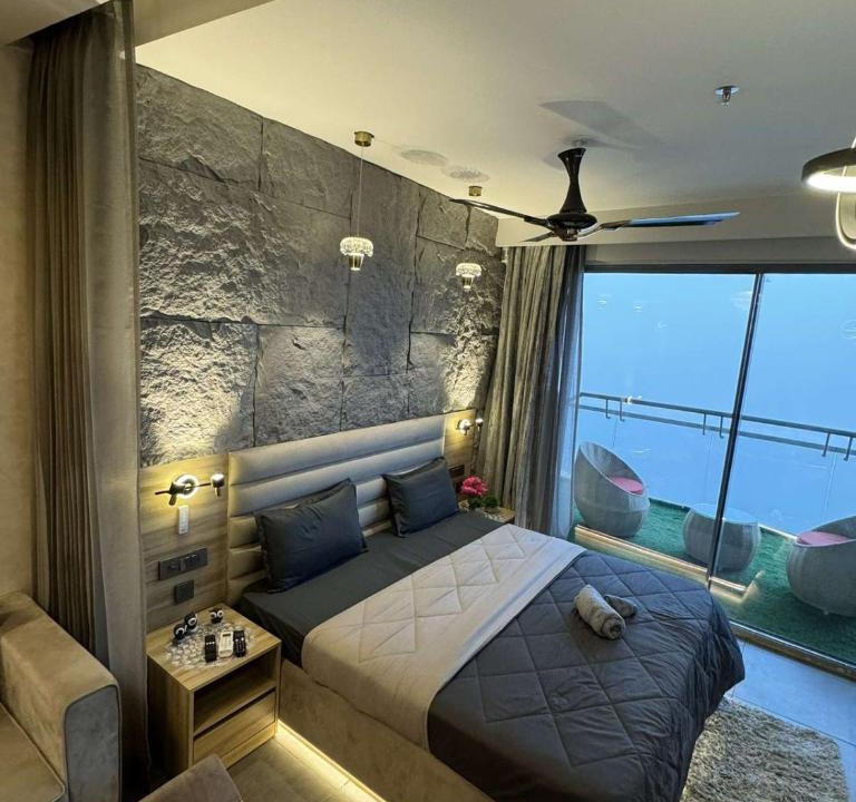 Noida Apartment | DiMerro Stays Supernova