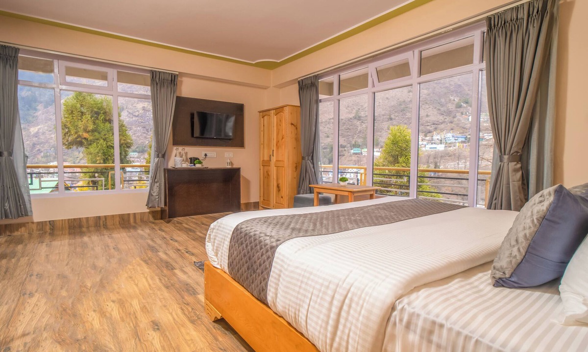 Lachung Hotel | Divine Brookyard Resort