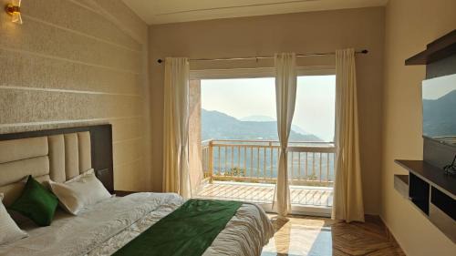 Bhimtal Hotel | Dual Lake