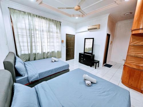Taman Cahaya Tasek House | EasyStay Hostel