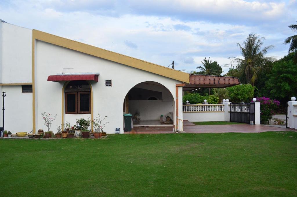 Batu Enam House | Eco 93 vacation home Lunas