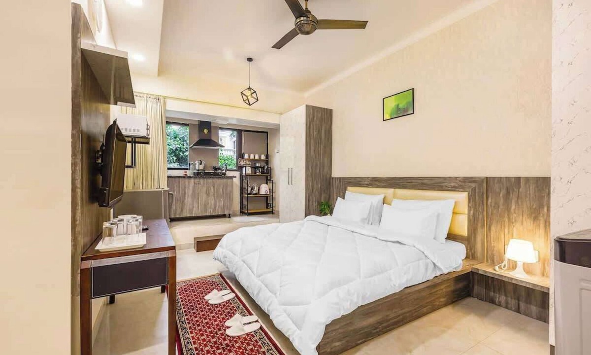 Sector 40 Apartment | Eco-chic oasis in the city with Garden