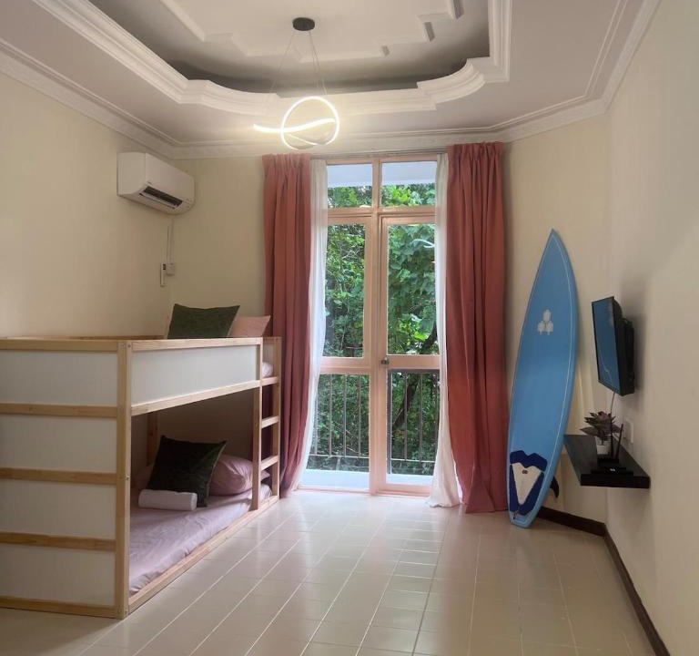 Batu Ferringhi Apartment | EEs Ocean House - Homestay 3 min walk to beach
