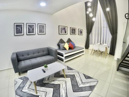 Taman Mutiara Apartment | Ekocheras Suites 1-5 Pax, Malls & MRT - 0903