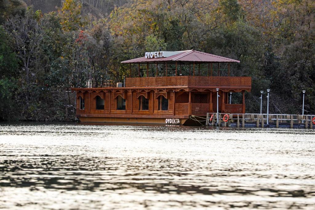 Rajpipla Boat Rental | Ekta Houseboat by CheckIn, Statue of Unity Kevadia