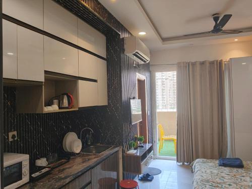 Noida Bed & Breakfast | Elite Comfort Studio