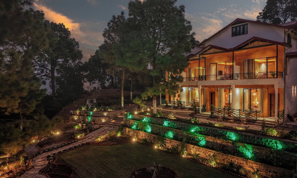Kuthar Resort | ELIVAAS 1BHK Pine View Resort