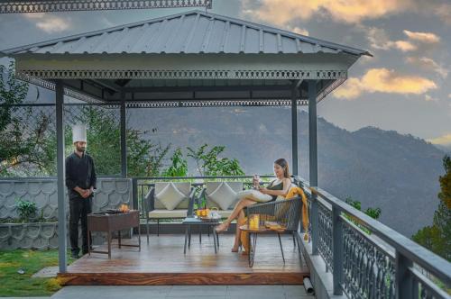 Kumarhatti Hotel | ELIVAAS Bask and Blessings Mist Suites with Private Balcony
