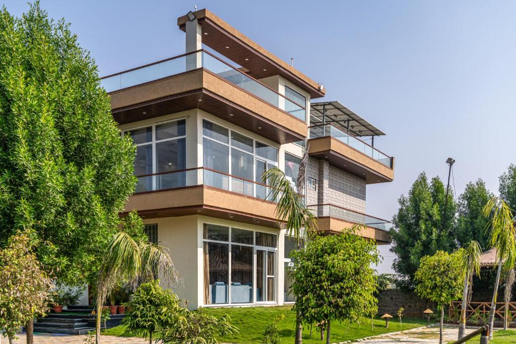 Sanganer Villa | ELIVAAS Echoes by the Aravalli Pet-friendly 5-BHK Villa With Private Pool