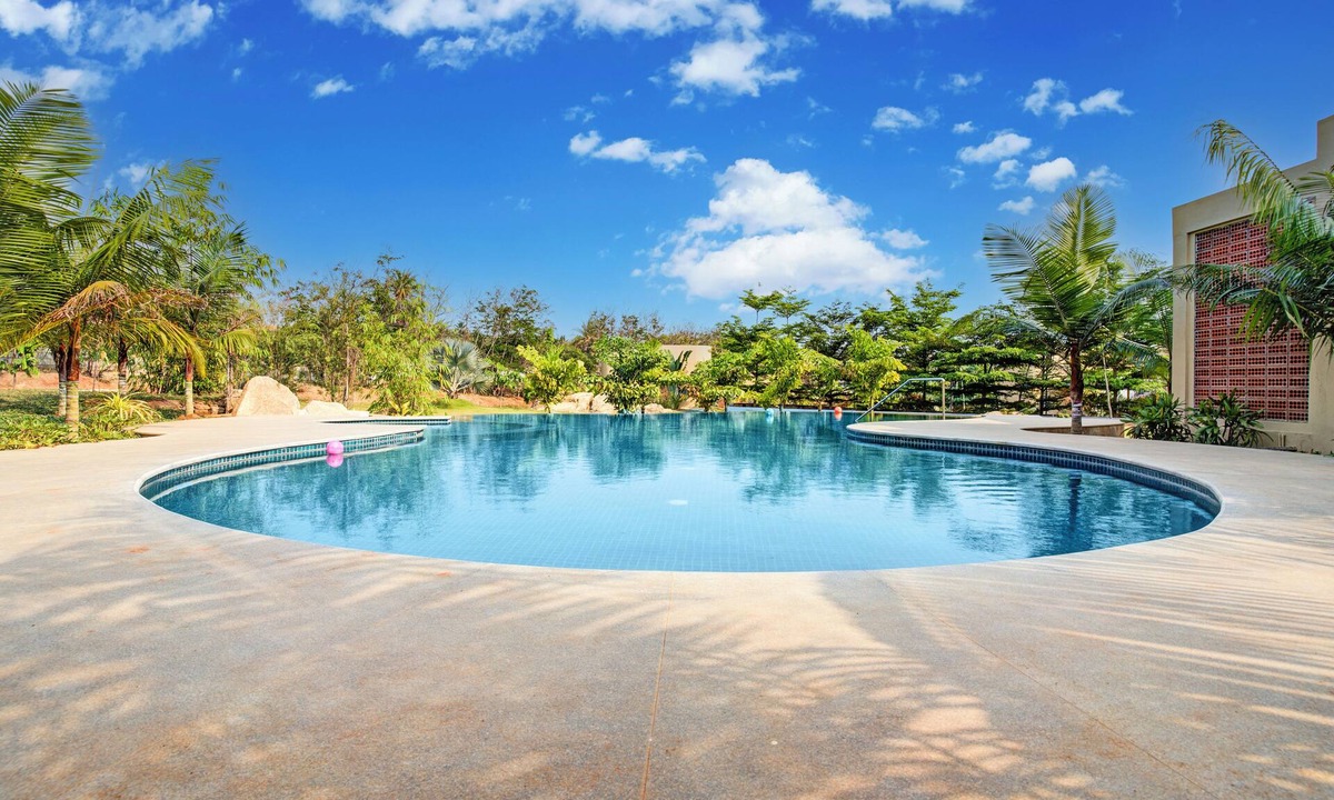 Kumbalgodu Hotel | ELIVAAS Urvi Resort | Eco-Luxury Getaway with Pool