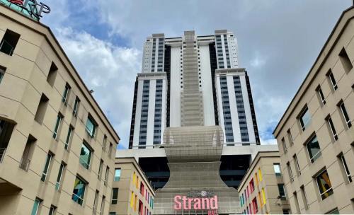 The Strand Apartment | Encorp Strand Residences by Airhost