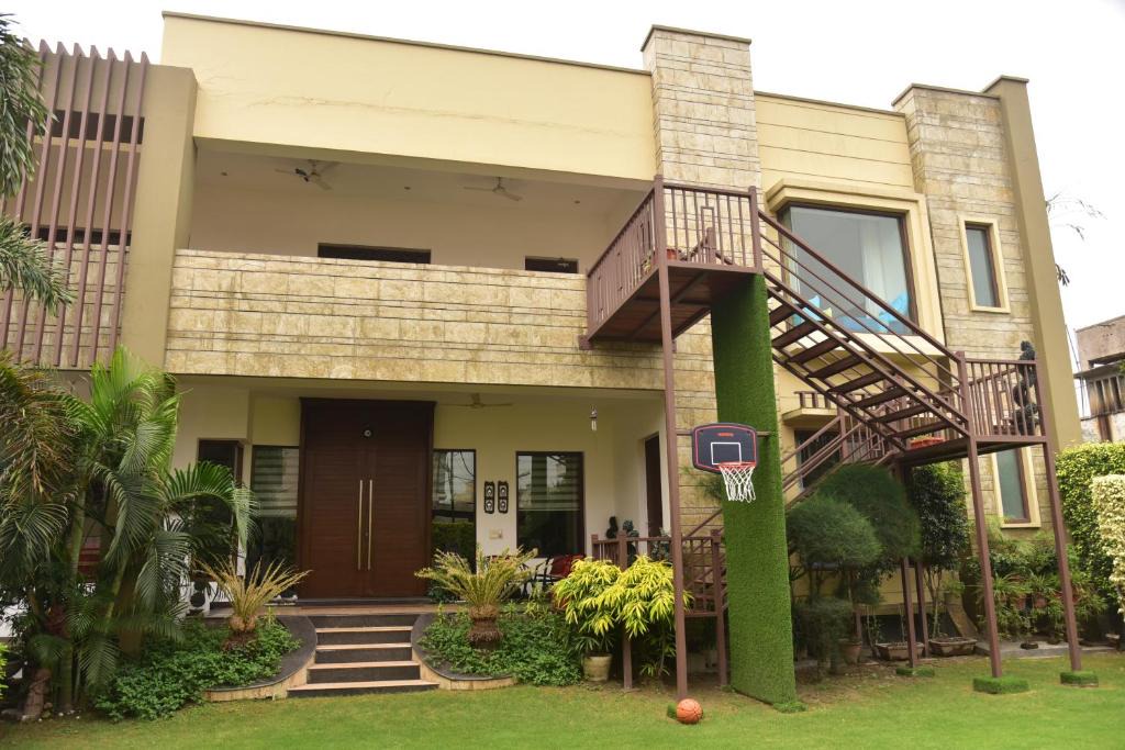 Amritsar Hotel | Eta Homestay