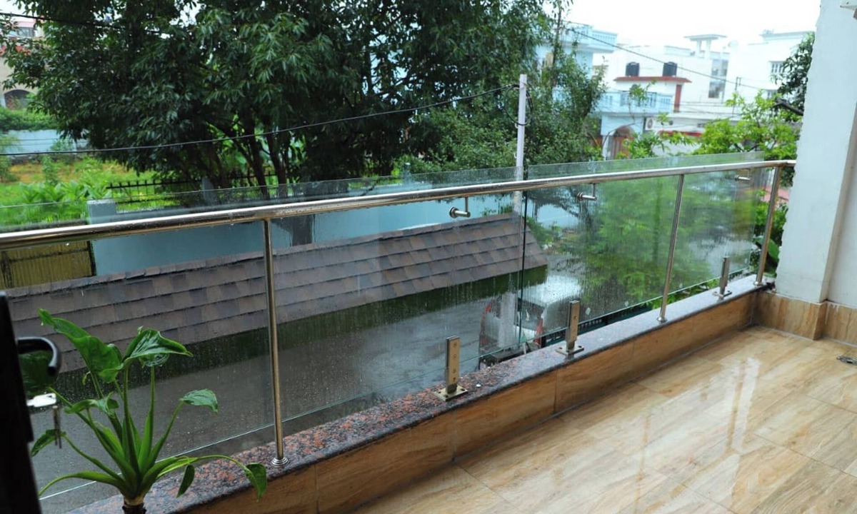 Geeta Nagar Apartment | Excellent Property With Exellent Amenities You Would Love To Live In