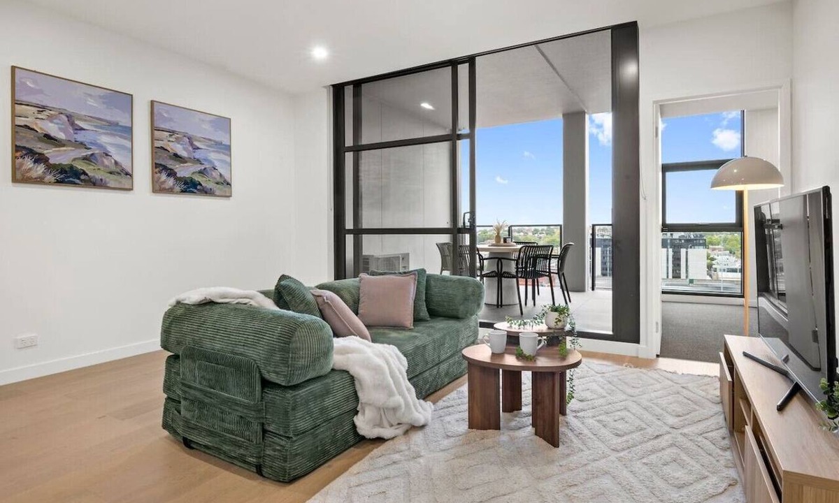 North Melbourne Apartment | Executive Stay North Melb | 2BR Parking Gym