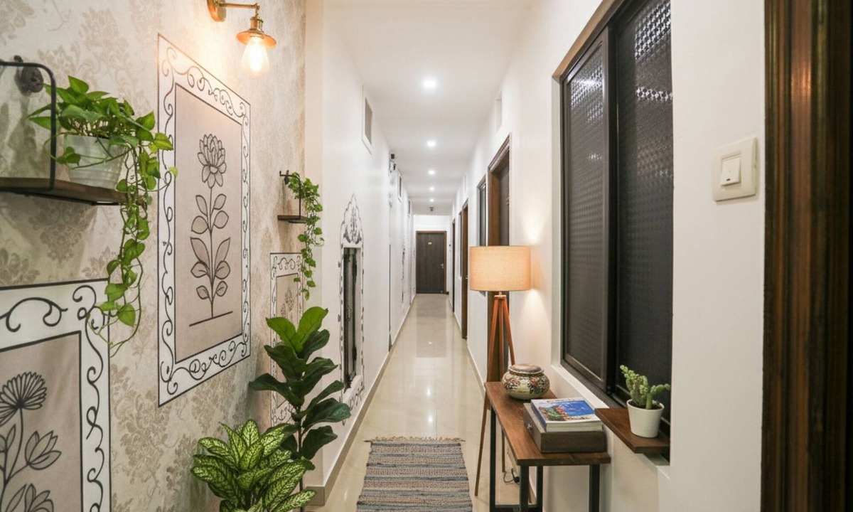 Lanka Hotel | Fabexpress Banarasi Kothi