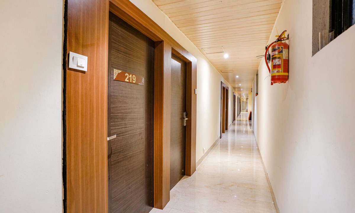 Dharavi Hotel | Fabexpress Embassy Suites