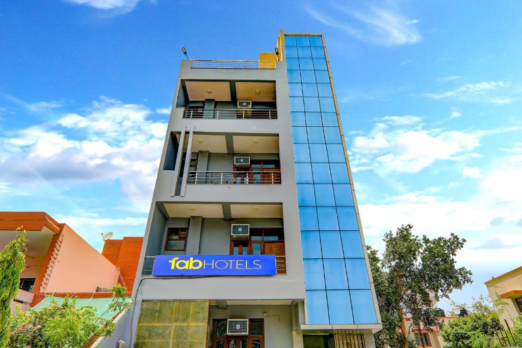 Kanpur Hotel | FabExpress SS