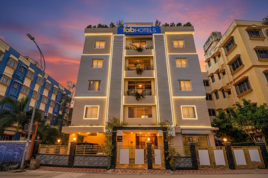 New Town Hotel | FabHotel Anchorage Inn - Nr Axis Mall