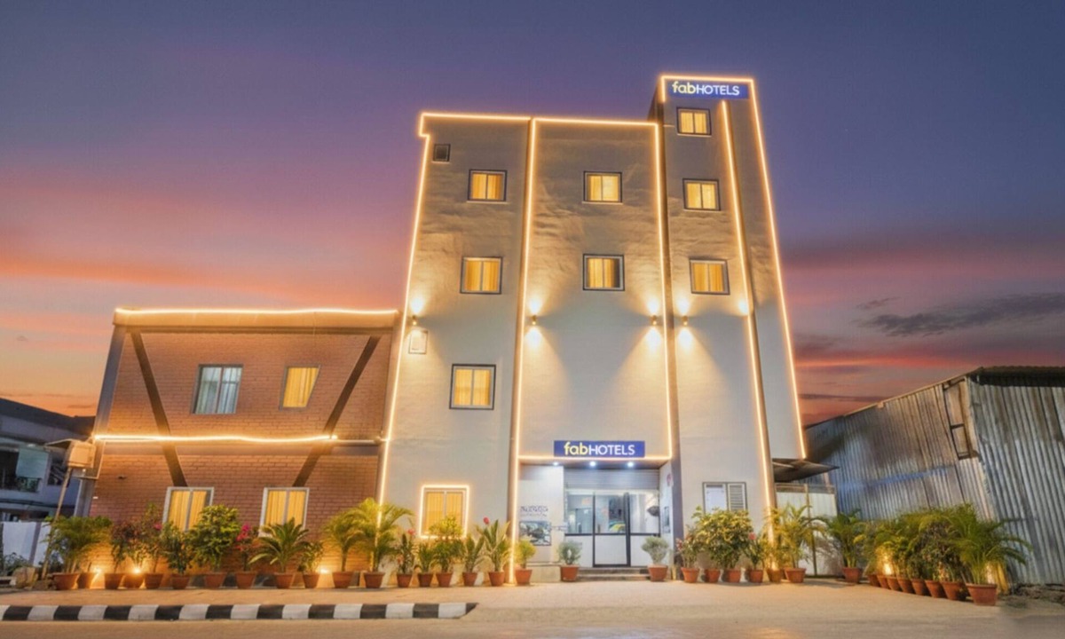 Bengaluru Hotel | FabHotel Bluemoon Residency - Near Whitefield Main Road