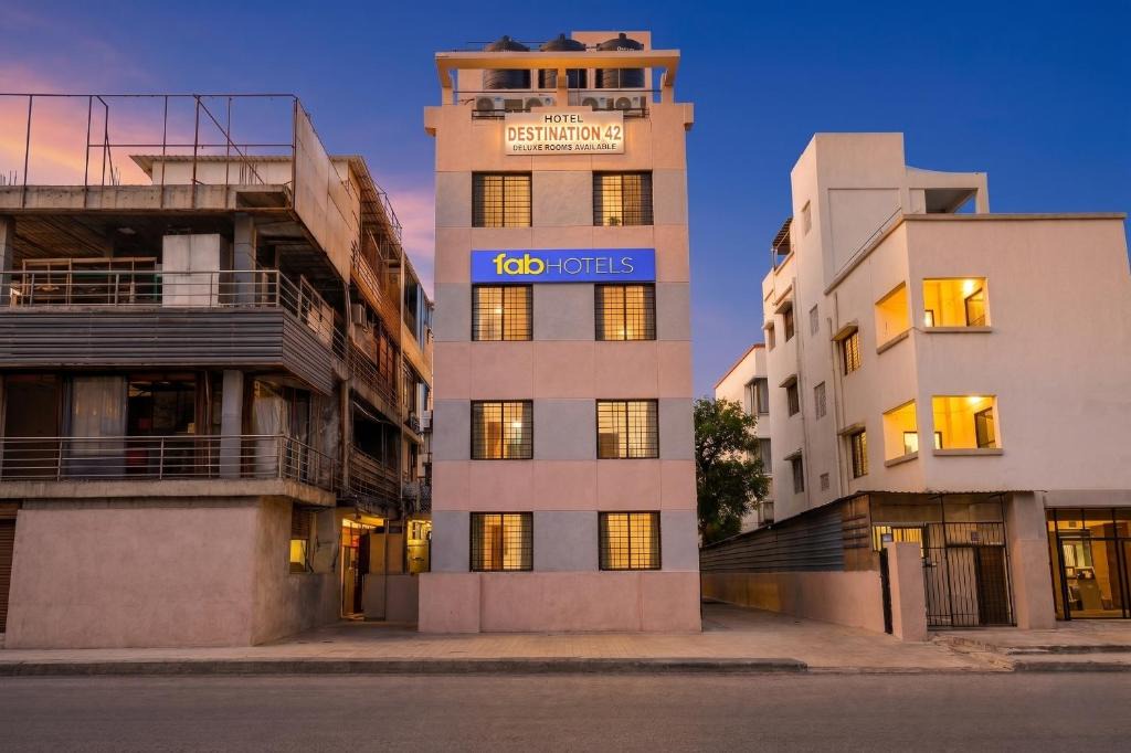 Kharadi Hotel | FabHotel Destination 42 - Nr Pheonix Mall