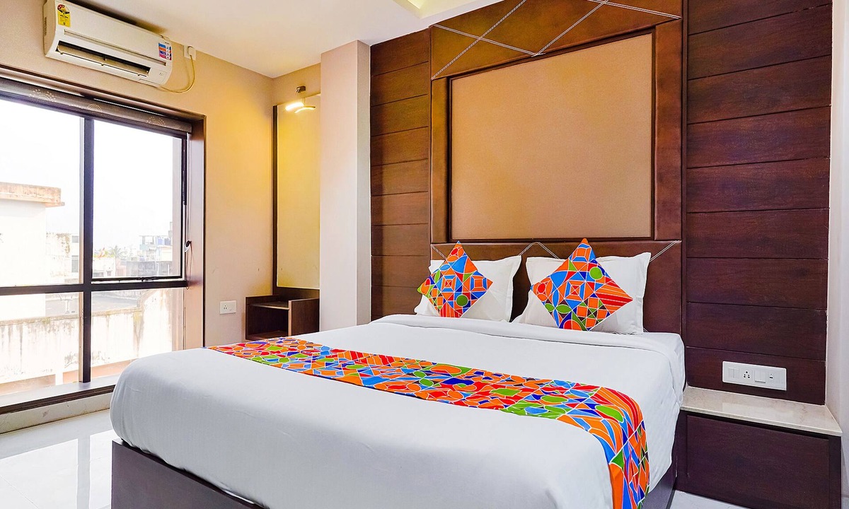 Block E Hotel | Fabhotel Eros 211
