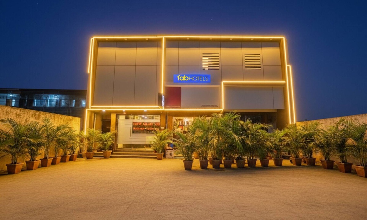 Indira Nagar Hotel | Fabhotel Galaxy Inn