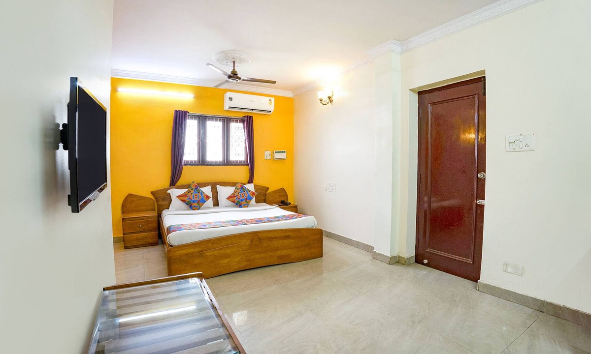 Parthasarathy Puram Hotel | Fabhotel Home Tree Service Apartment T Nagar